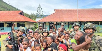 Satgas Ops Damai Cartenz 2026 Latih Disiplin dan Karakter Siswa SD Dondobaga di Mulia*