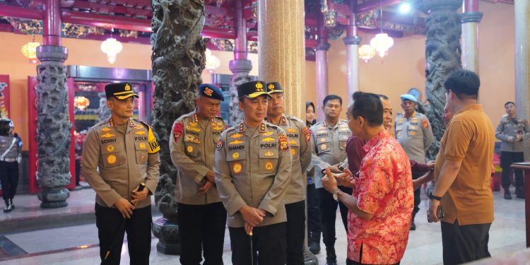 Pastikan Malam Imlek Aman, Kapolda Sumsel Tinjau Pengamanan Sejumlah Klenteng di Palembang