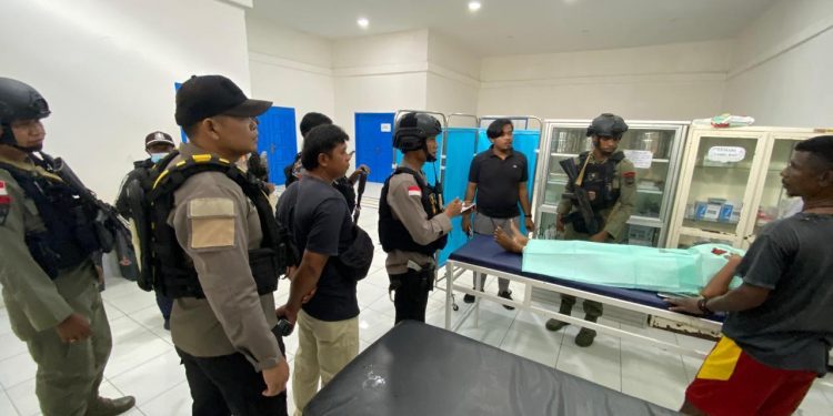 *Wanita Penjual Pinang di Dekai Ditikam OTK, Aparat Tegaskan Tak Tolerir Kekerasan terhadap Warga Sipil*