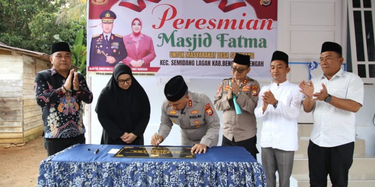 *Kapolda Bengkulu Resmikan Masjid Fatma, Wujud Bhayangkara Jelajah Berkah di Bengkulu Tengah*