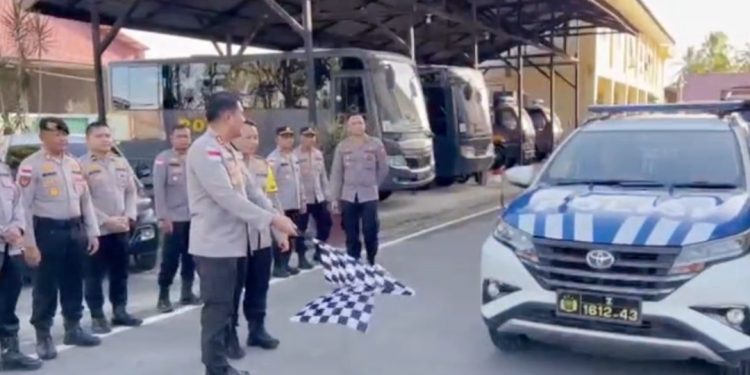 *Wujudkan Kepedulian Polri, Polres Aceh Timur Salurkan Bantuan Logistik Kapolri ke 14 Titik Pengungsian Banjir*