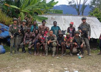 *Patroli Humanis di Intan Jaya, Satgas Ops Damai Cartenz Duduk dan Berdialog dengan Warga