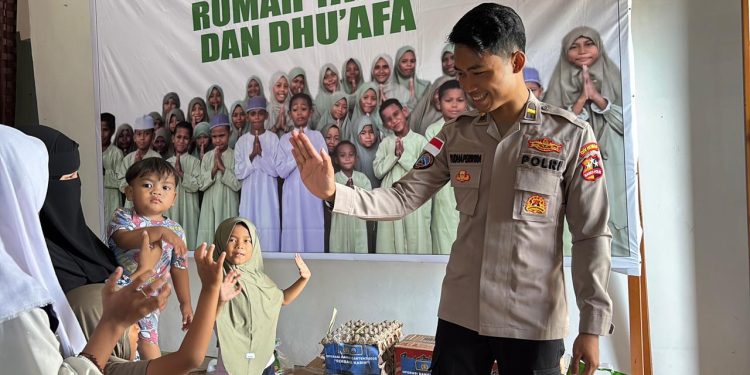 *Senyum Anak-Anak Mimika dan Hangatnya Kepedulian Satgas Damai Cartenz*