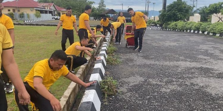 Gerakan Indonesia Asri, Polres Bengkulu Tengah Laksanakan Kurve di Sekitar Mako