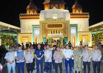 Tinjau Stasiun Tugu DIY, Kapolri Pastikan Puncak Arus Mudik Berjalan Aman
