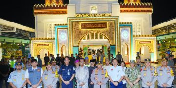 Tinjau Stasiun Tugu DIY, Kapolri Pastikan Puncak Arus Mudik Berjalan Aman