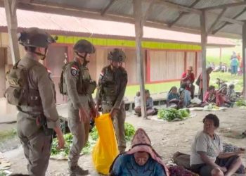 *Patroli Humanis Jadi Ruang Harapan, Satgas Damai Cartenz Dorong Perputaran Ekonomi Mama-Mama Sinak*