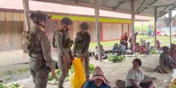 *Patroli Humanis Jadi Ruang Harapan, Satgas Damai Cartenz Dorong Perputaran Ekonomi Mama-Mama Sinak*