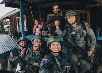 *Tak Semua Bisa Pulang: Rindu yang Disimpan Demi Indonesia Tetap Tenang*