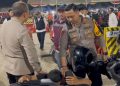 *Polri Siaga dan Humanis, Dampingi Pemudik Terima Kabar Duka Saat Mudik*