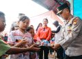 Kapolda Bengkulu Tinjau Posko Tanggap Darurat dan Salurkan Bantuan untuk Korban Banjir dan Longsor di Lebong.